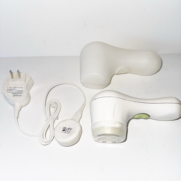 Clarisonic Mia 2 Facal Sonic Skin Cleansing Travel case Charging cord - Picture 2 of 6
